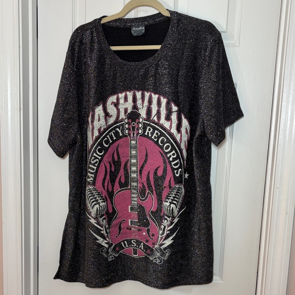 ARULA Metallic Silver Sparkle Knit Nashville Graphic Tee- Women’s Plus Size 2X